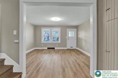 2020 Washington Boulevard, Wilson, PA 18042 - Photo 11