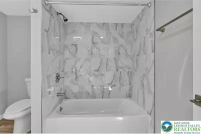 416 W Mountain Avenue, Pen Argyl, PA 18072 - Photo 9