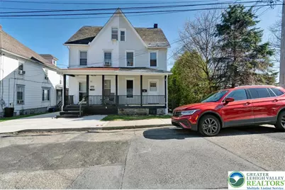 416 W Mountain Avenue, Pen Argyl, PA 18072 - Photo 1