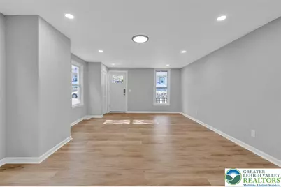 416 W Mountain Avenue, Pen Argyl, PA 18072 - Photo 17