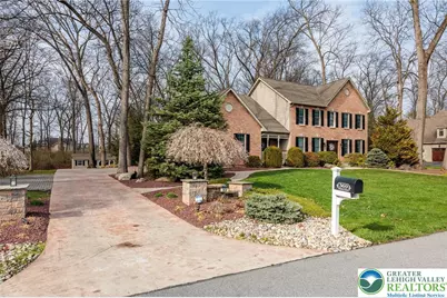 369 Manor Drive, Lower Nazareth Twp, PA 18064 - Photo 3