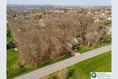 369 Manor Drive, Lower Nazareth Twp, PA 18064 - Photo 5