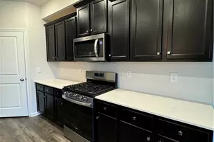 1085 Turnstone Dr, Upper Macungie Township, PA 18051 - Photo 9