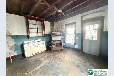 270 3rd Street, Coaldale Boro, PA 18218 - Photo 17