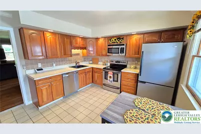 194 Springhouse Road, Allentown City, PA 18104 - Photo 3