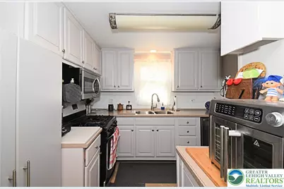 511 Freehall Street, Longswamp Twp, PA 19539 - Photo 17