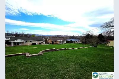 327 Sumner Avenue, Whitehall Township, PA 18052 - Photo 5