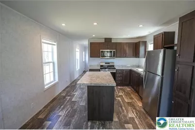 20 Court Street, Franklin Twp, PA 18235 - Photo 11