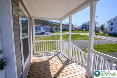 20 Court Street, Franklin Twp, PA 18235 - Photo 5