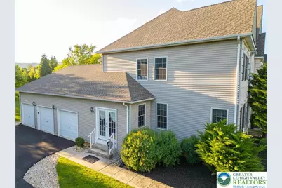 3423 Courtney, Upper Saucon Township, PA 18034 - Photo 3