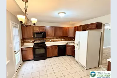 5517 Tanglewood Lane, Lower Macungie Township, PA 18106 - Photo 5