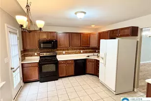 5517 Tanglewood Ln, Lower Macungie Township, PA 18106 - Photo 5