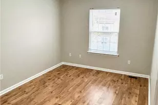 5517 Tanglewood Ln, Lower Macungie Township, PA 18106 - Photo 15