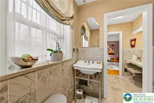 2011 Sycamore St, Bethlehem City, PA 18017 - Photo 41