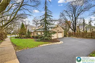 2011 Sycamore St, Bethlehem City, PA 18017 - Photo 5