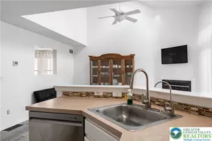 311 Windsor Pl, Macungie Boro, PA 18062 - Photo 9