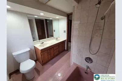 1645 Mark Twain Circle, Hanover Twp, PA 18017 - Photo 25