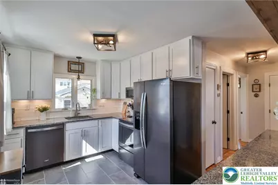 529 Oakwood Street, Palmer Twp, PA 18045 - Photo 11