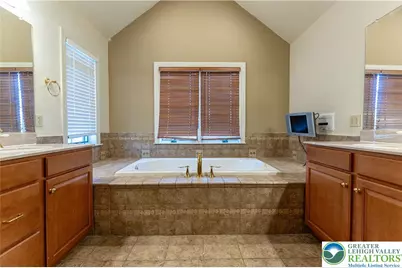 49 Crest Boulevard, Palmer Twp, PA 18045 - Photo 39