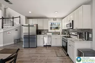 369 Sidney Ave, Coolbaugh Twp, PA 18346 - Photo 7