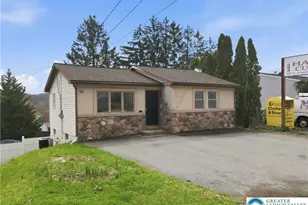 1818 E Susquehanna St, Salisbury Township, PA 18103 - Photo 1