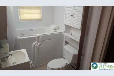 744 South Dogwood Road, Lehigh Township, PA 18088 - Photo 5