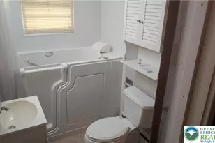 744 S Dogwood Rd, Walnutport Boro, PA 18088 - Photo 5