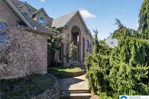 3190 Sheffield Dr, Emmaus Boro, PA 18049 - Photo 3