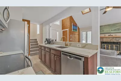 27 Down Hill, Blakeslee, PA 18624 - Photo 7