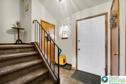 706 Overlook Drive, Hanover Twp, PA 18017 - Photo 5