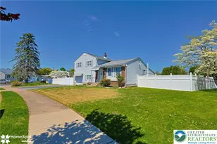 1572 Primrose Ln, Bethlehem City, PA 18018 - Photo 3