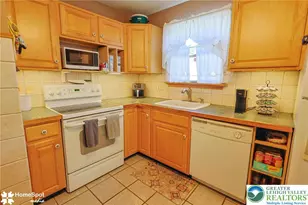 1572 Primrose Ln, Bethlehem City, PA 18018 - Photo 13