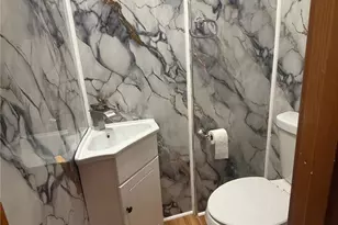 1132 Mahantongo St, Pottsville, PA 17901 - Photo 9