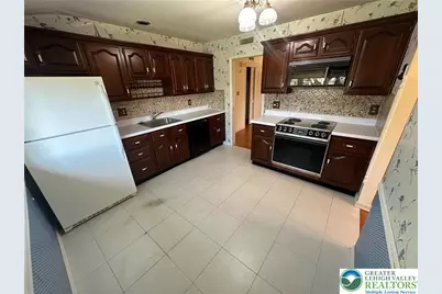 4485 Redwood Lane, Allentown City, PA 18103 - Photo 7