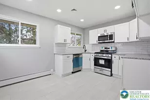 2218 2nd St, Wilson, PA 18042 - Photo 9