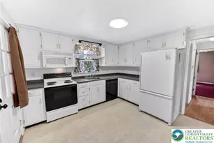 1455 Wynnewood Dr, Hanover Twp, PA 18017 - Photo 5