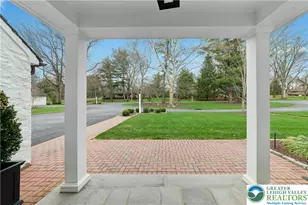 1584 Weyhill Cir, Lower Saucon Township, PA 18015 - Photo 5