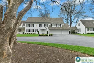 1584 Weyhill Cir, Lower Saucon Township, PA 18015 - Photo 3