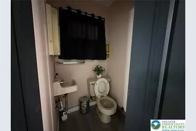 515 W Centre Street, Shenandoah, PA 17976 - Photo 11