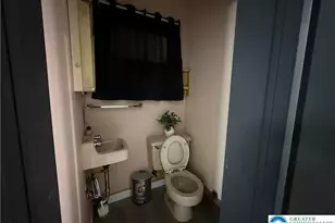 515 W Centre St, Shenandoah, PA 17976 - Photo 11