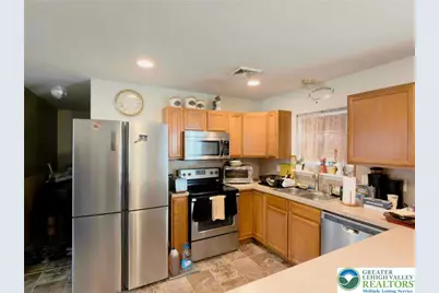 6017 Boardwalk Drive, Tobyhanna, PA 18466 - Photo 9