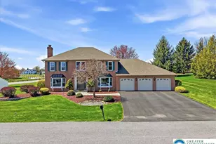 491 Magnolia Ln, Lower Nazareth Twp, PA 18064 - Photo 3