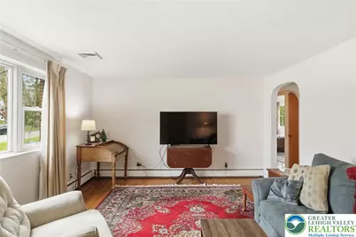 4061 Hampshire Court, South Whitehall Township, PA 18104 - Photo 7