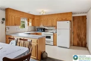 4061 Hampshire Ct, South Whitehall Township, PA 18104 - Photo 11