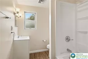 4061 Hampshire Ct, South Whitehall Township, PA 18104 - Photo 17