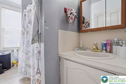 921 Broadway, Fountain Hill Boro, PA 18015 - Photo 43