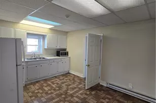 11 Columbus St, Roseto Boro, PA 18013 - Photo 7