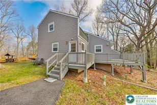 321 Clubhouse Dr, Middle Smithfield, PA 18302 - Photo 1