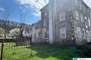 102 Penn St, Lenhartsville Boro, PA 19534 - Photo 3