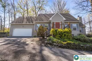 631 Bishops Pl, Lehigh Township, PA 18067 - Photo 3